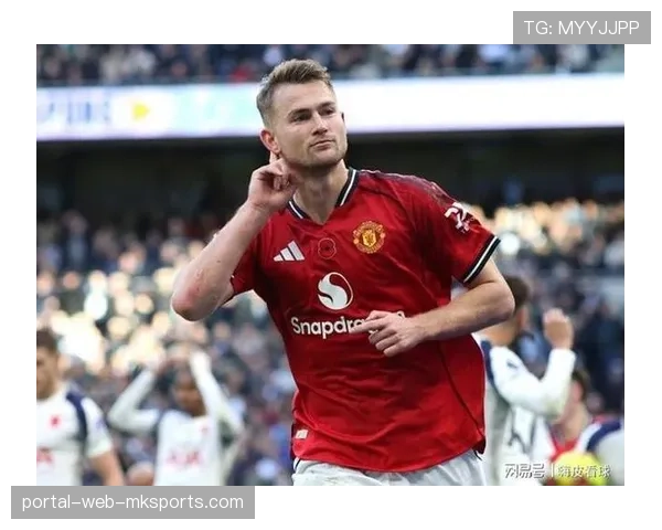 官方确认:拜仁后卫德里赫特因膝伤确定缺席与曼城的两回合比赛 官方确认:拜仁后卫德里赫特因膝伤确定缺席与曼城的两回合比赛